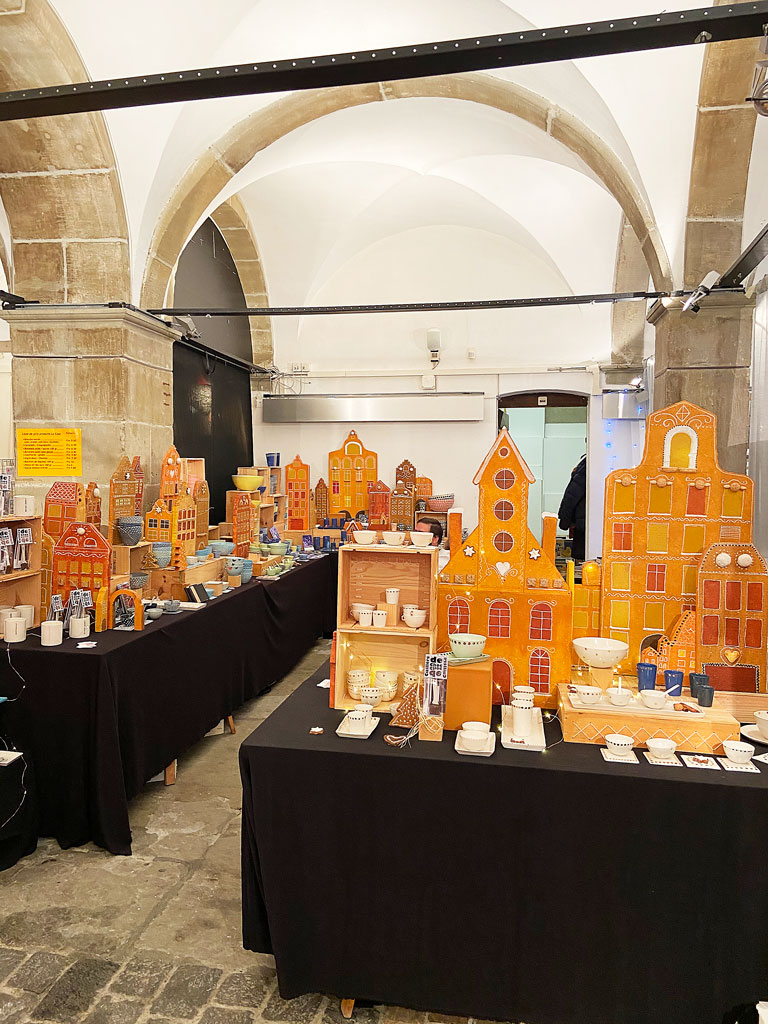 Actualité - Vitrine de l'atelier Argile - Fondation les Eglantines