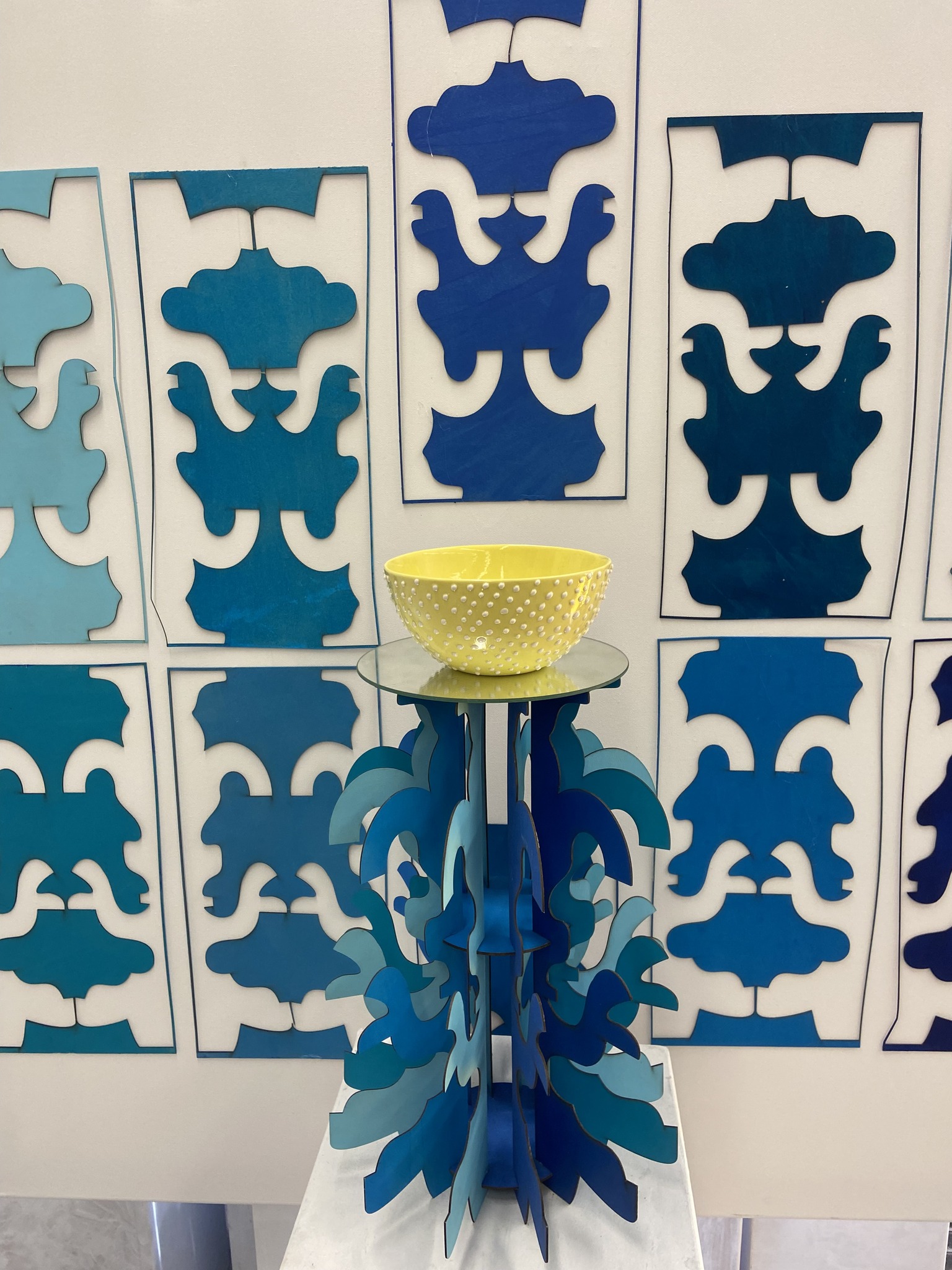 Actualité - Vitrine de l'atelier Argile - Fondation les Eglantines