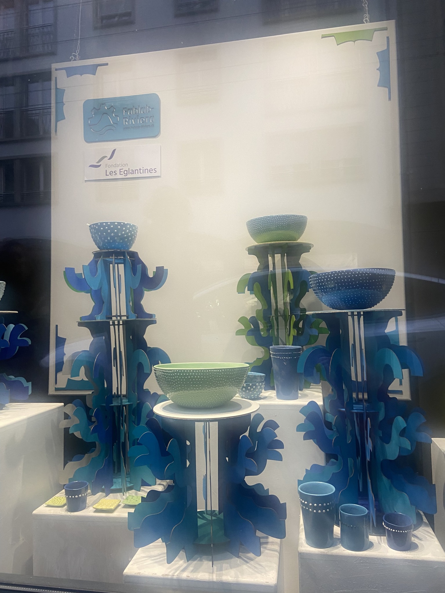 Actualité - Vitrine de l'atelier Argile - Fondation les Eglantines